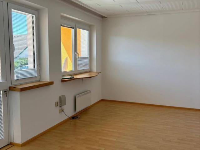 helle 4 Zimmer Wohnung mit Balkon