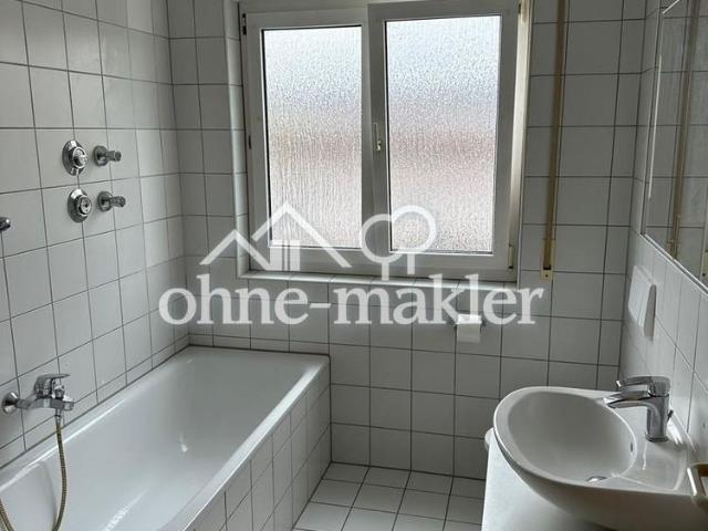 Helle 4 Zimmer Wohnung mit Balkon und Stellplatz in Steinheim