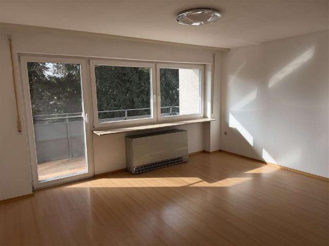 Helle 4 Zimmer Wohnung mit Keller und Garage in 74226 Nordheim zu vermieten