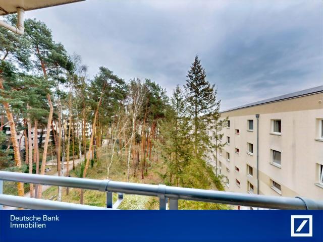 Helle 4 Zimmer Etagenwohnung mit Süd Balkon & großem Gestaltungspotenzial renovierungsbedürftig
