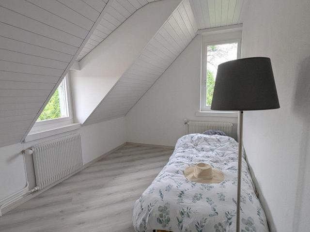 Helle 4.5 Zi Dachwohnung mit Aussicht u. Charme