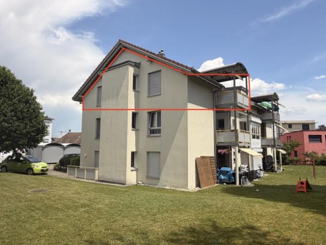 Helle 4.5 Zimmer Dachwohnung mit Balkon