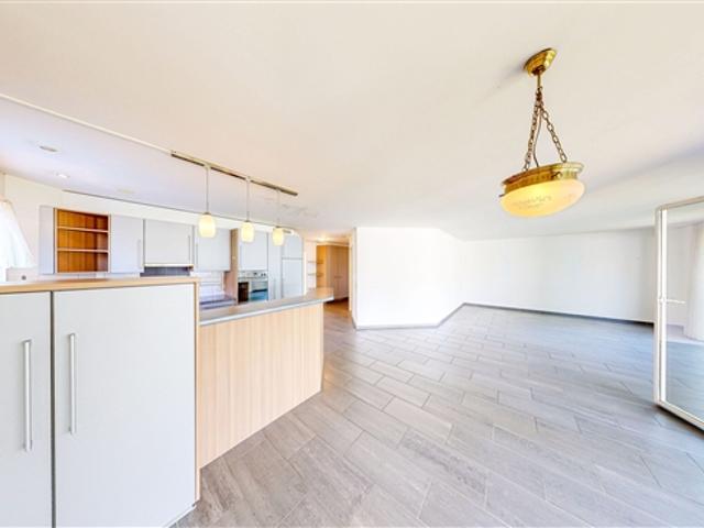 Helle 4.5 Zimmer Gartenwohnung mit Terrasse in Münsingen kaufen
