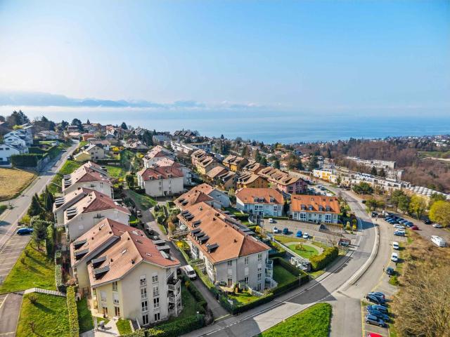 Helle 4,5 Zimmer Wohnung in Belmont sur Lausanne