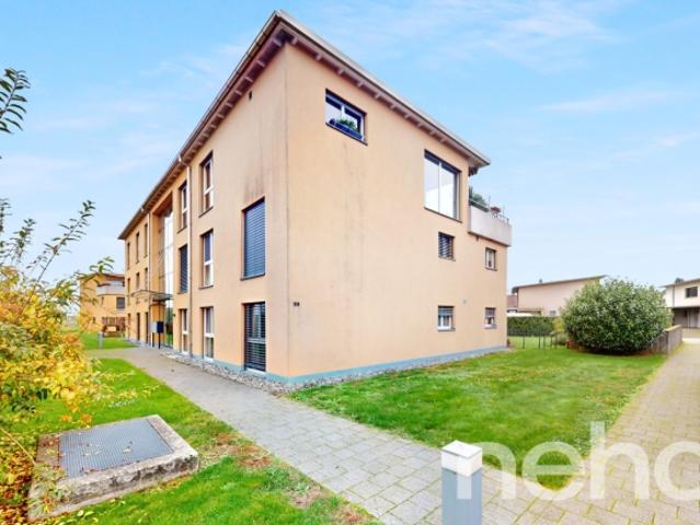 Helle 4.5 Zimmer Wohnung mit grossem Balkon