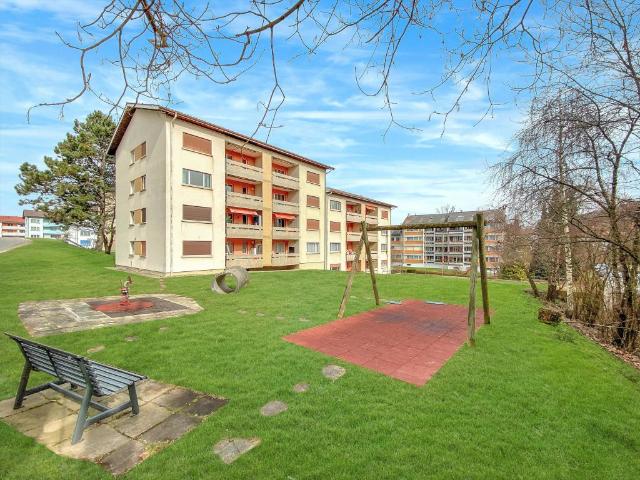 Helle 4.5 Zimmer Wohnung mit sonnigem Balkon in Düdingen