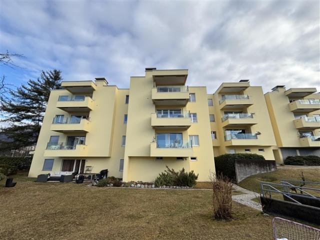 Helle 4,5 Zimmer Wohnung mit,Spa und Schwimmbad / appartamento di 4 1/2 loc. con SPA e piscina