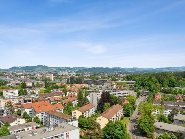 Helle 4.5 Zimmer Wohnung mit zwei Balkonen in Bern Bümpliz