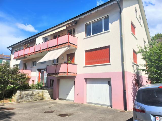 Helle 4.5 Zimmer Wohnung nähe Bottmingen Schloss