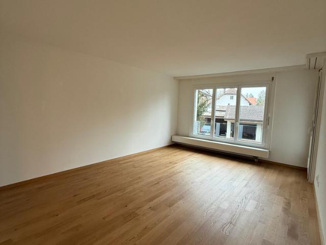 Helle 4.5 Zimmerwohnung im Hochparterre