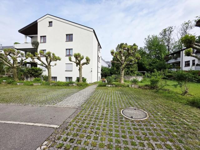 Helle 4.5 Zimmerwohnung mit sonnigem Balkon