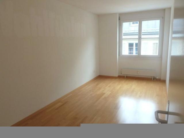 Helle 5.5 Zimmer Maisonette Wohnung mitten in der Stadt befristet bis 31.03.2027