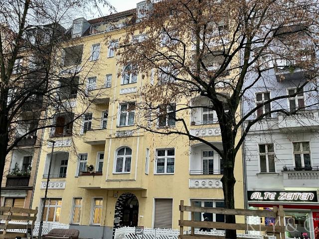 Helle 1 Zimmer Wohnung mit großer Küche im schönen Altbau in Wedding