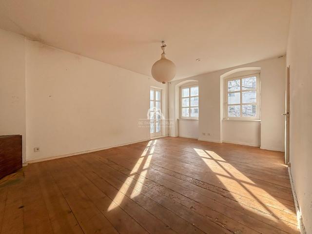 HELLE 1 ZIMMER WOHNUNG IN TRAUMLAGE! PROVISIONSFREI!
