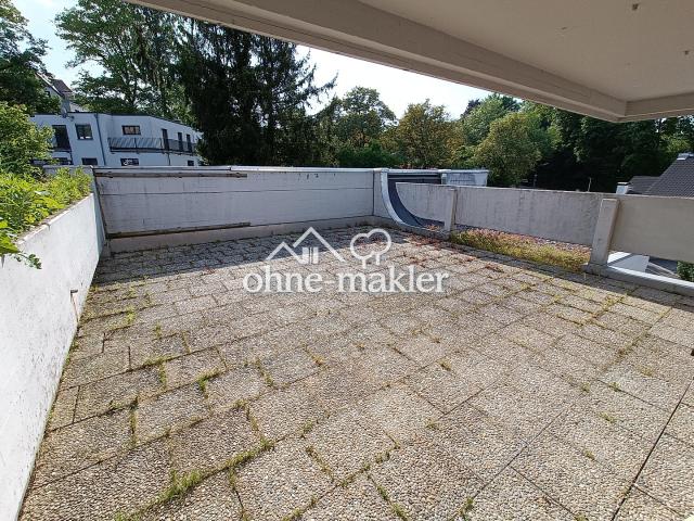 helle 1 Zimmer Penthouse Wohnung, 46m² Dachterrasse, voll möbiliert
