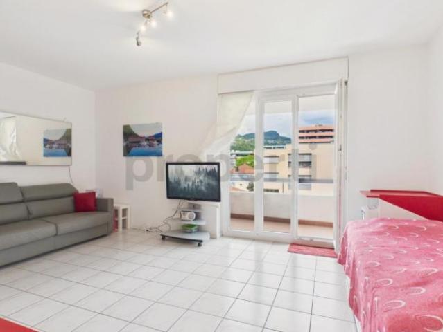 Helle 1.5 Zimmer Wohnung mit Balkon, Lugano