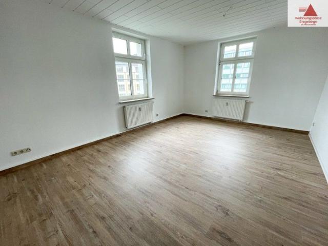 Helle 2 Raum Wohnung im 1. Obergeschoss in Gornsdorf!
