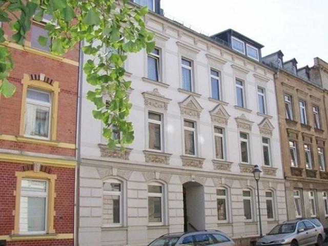 Helle 2 Raum Wohnung mit Balkon und EBK