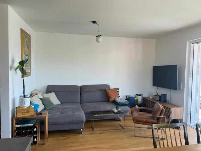 Helle 2 Raum Wohnung mit großem, sonnigen Balkon in Linz!