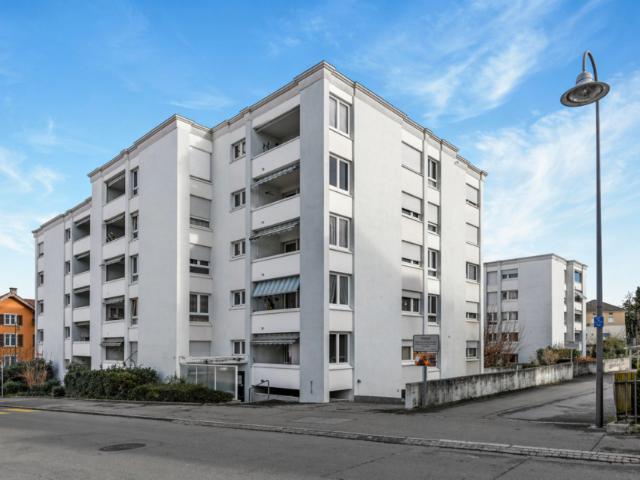 Helle 2 Zi. Wohnung im Zentrum zu vermieten