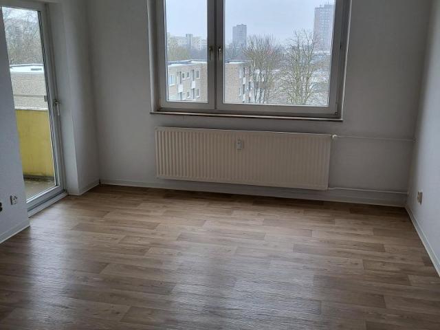Helle 2 Zimmer Wohnung mit Balkon in Laatzen