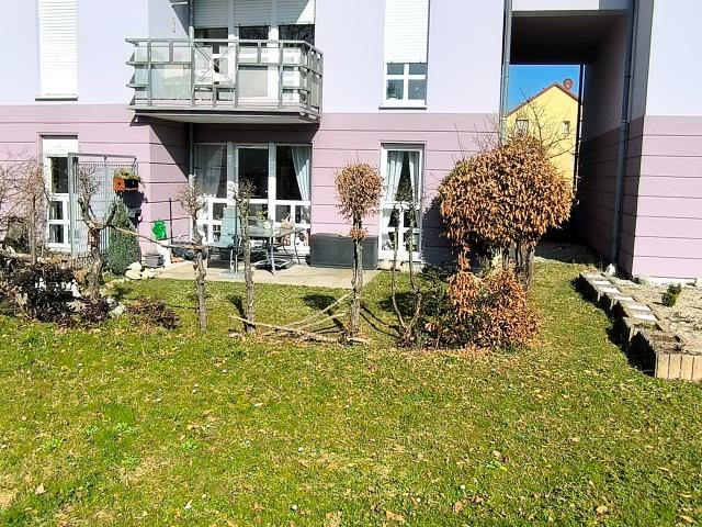 Helle 2 Zimmer Wohnung mit Garten und TG Stellplatz