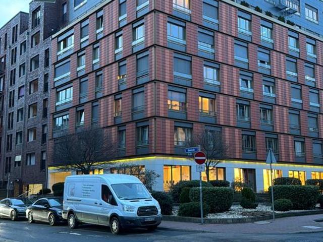 Helle 2 Zimmer Wohnung mit Garage – Bockenheim