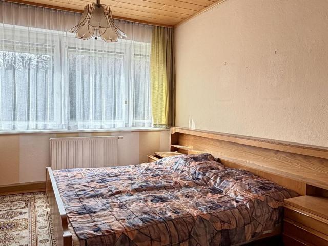 Helle 2 Zimmer Wohnung mit Ost und Westloggia