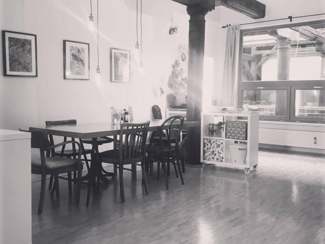 Helle 2 Zimmer Altbau Loft mit Parkettboden