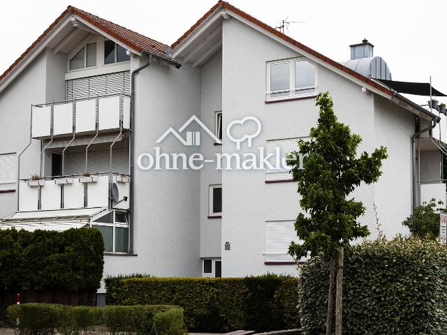 Helle 2 Zimmer Dachgeschosswohnung mit Loggia – in gepflegtem Mehrfamilienhaus