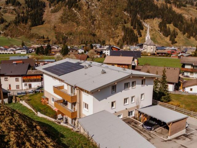 Helle 2 Zimmer Neubauwohnung mit Carportparkplatz