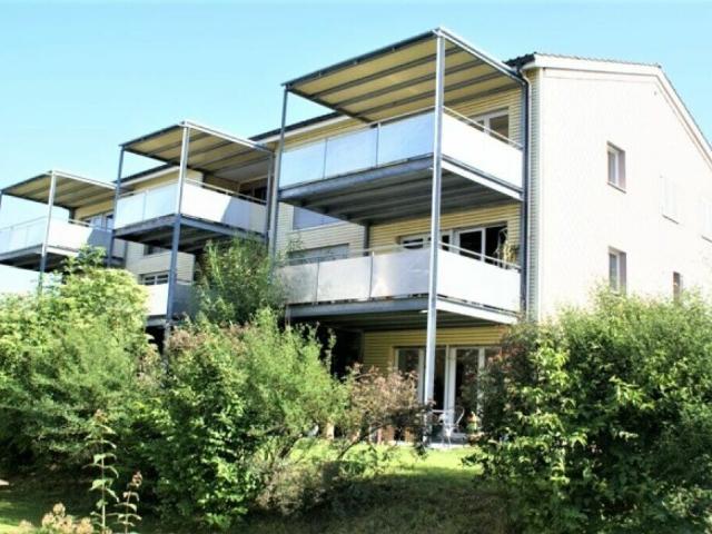 Helle 2.5 Zimmer Wohnung in ruhigem Wohnquartier mit herrlichem Balkon