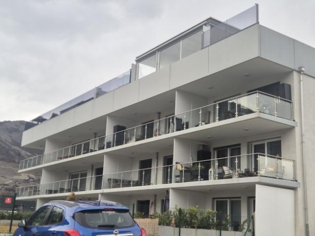 Helle 2,5 Zimmer Wohnung mit Terrasse – nur einen Steinwurf vom Bahnhof Ardon entfernt