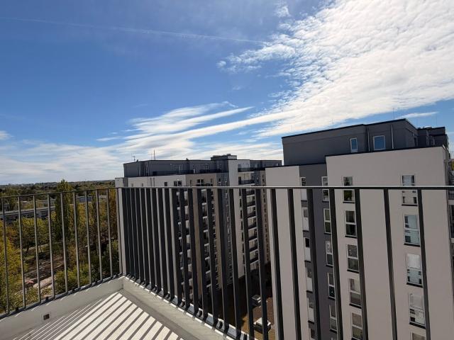 Helle 3 Zimmer Wohnung mit Balkon, Einbauküche und einer Abstellkammer