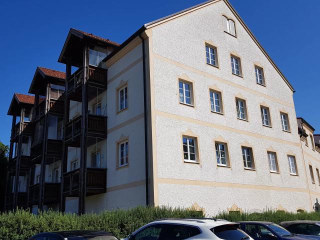 Helle 3 Zimmer Wohnung mit Balkon und PKW Stellplatz in ruhiger Wohnlage in Obernberg