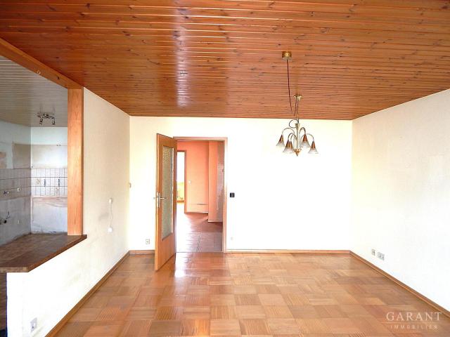 Helle 3 Zimmer Wohnung mit Balkon und Tiefgaragen Stellplatz in guter Lage!