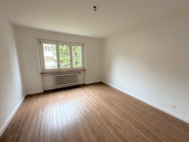 Helle 3 Zimmer Wohnung mit Balkon zu vermieten! Dreamo. Ch