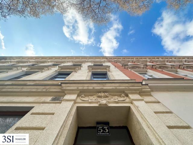 Helle 3 Zimmer Wohnung im Altbau mit sonnigem Balkon