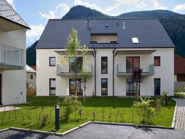 Helle 3 Zimmer Wohnung im Erdgeschoss mit Terrasse inklusive Küchenblock