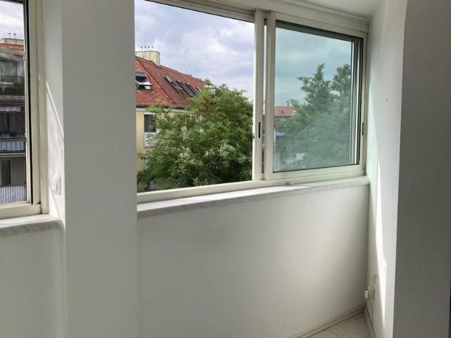 Helle 3 Zimmer Dachgeschosswohnung mit großer Terrasse & Garagenplatz ideal für Familien und Paare