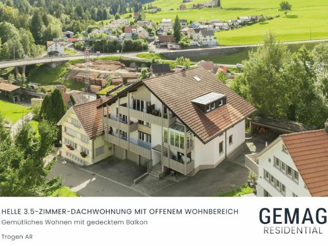 Helle 3.5 Zimmer Dachwohnung mit offenem Wohnbereich