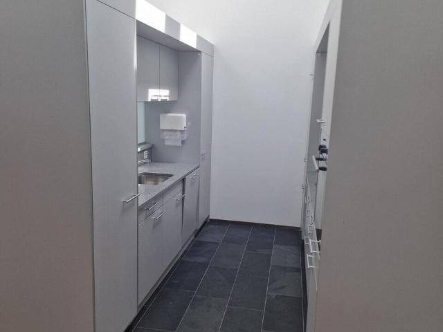HELLE 3,5 ZIMMER WOHNUNG