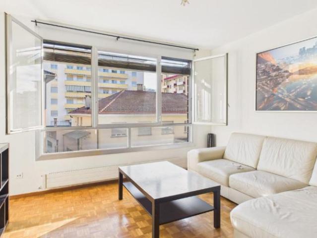Helle 3.5 Zimmer Wohnung im Herzen von Chiasso