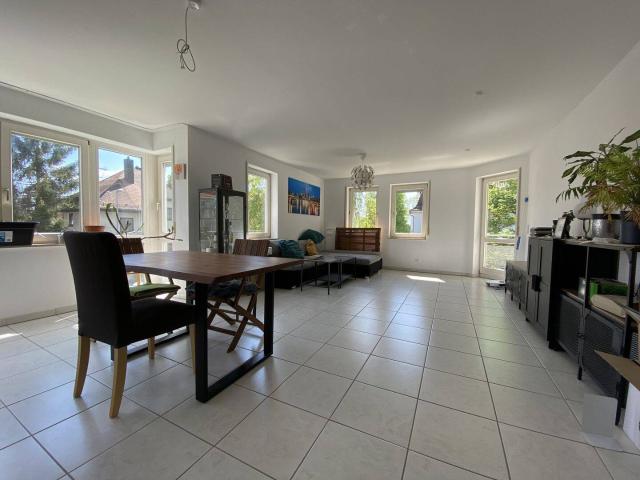 Helle 3,5 Zimmer Wohnung in Böblingen mit Tiefgaragenstellplatz und Westbalkon auf der Waldburg !