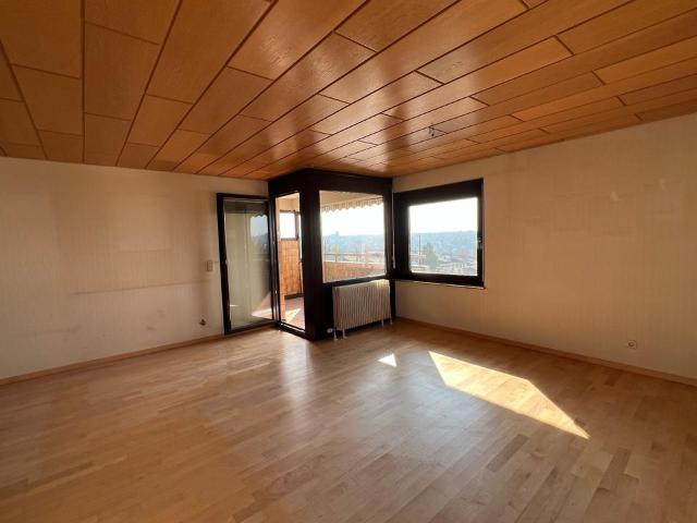 helle 3,5 Zimmer Wohnung mit Loggia, Aufzug & TG – provisionsfrei