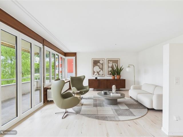 Helle 3.5 Zimmer Wohnung mit Terrasse und Weitsicht