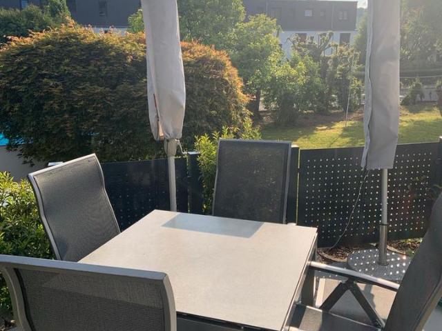 Helle 3,5 Zimmer Wohnung mit Terrasse und Garten 85100 qm