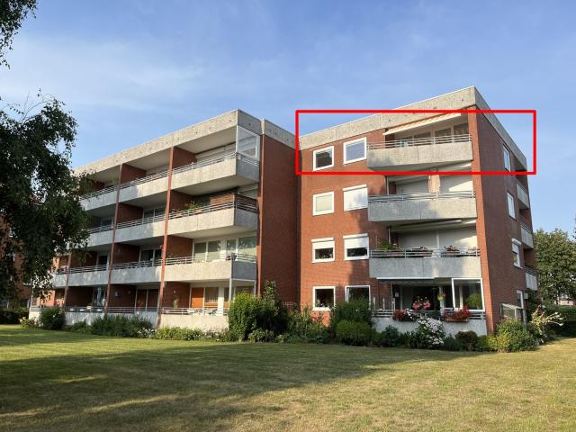 Helle und großzügige 2 2/2 Zimmer Wohnung mit 2 Balkonen und Weitblick in Burg