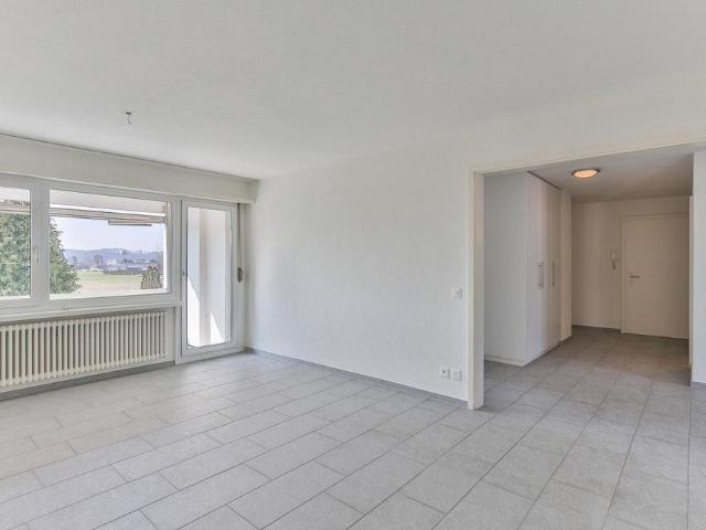 Helle und ruhige Wohnung mit Balkon