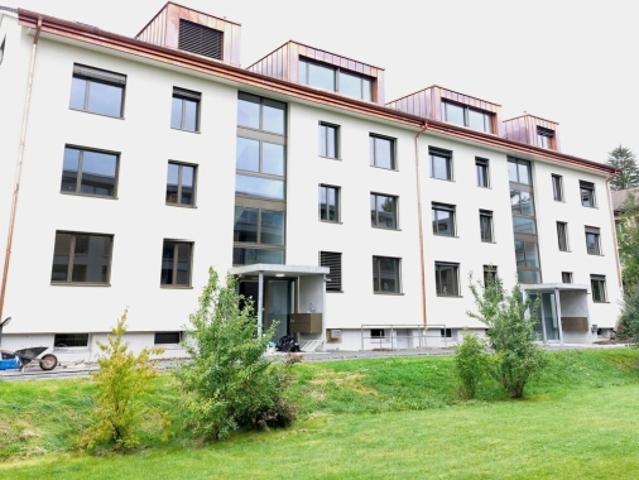 Helle und ruhige 3.5 Zimmerwohnung mit sonnigem Balkon